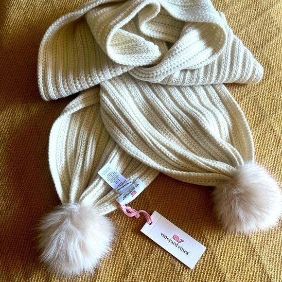 Vineyard Vines Scarf Womens soft Ivory/Gold Wool & Cashmere Knit Metallic NWT - Picture 1 of 3